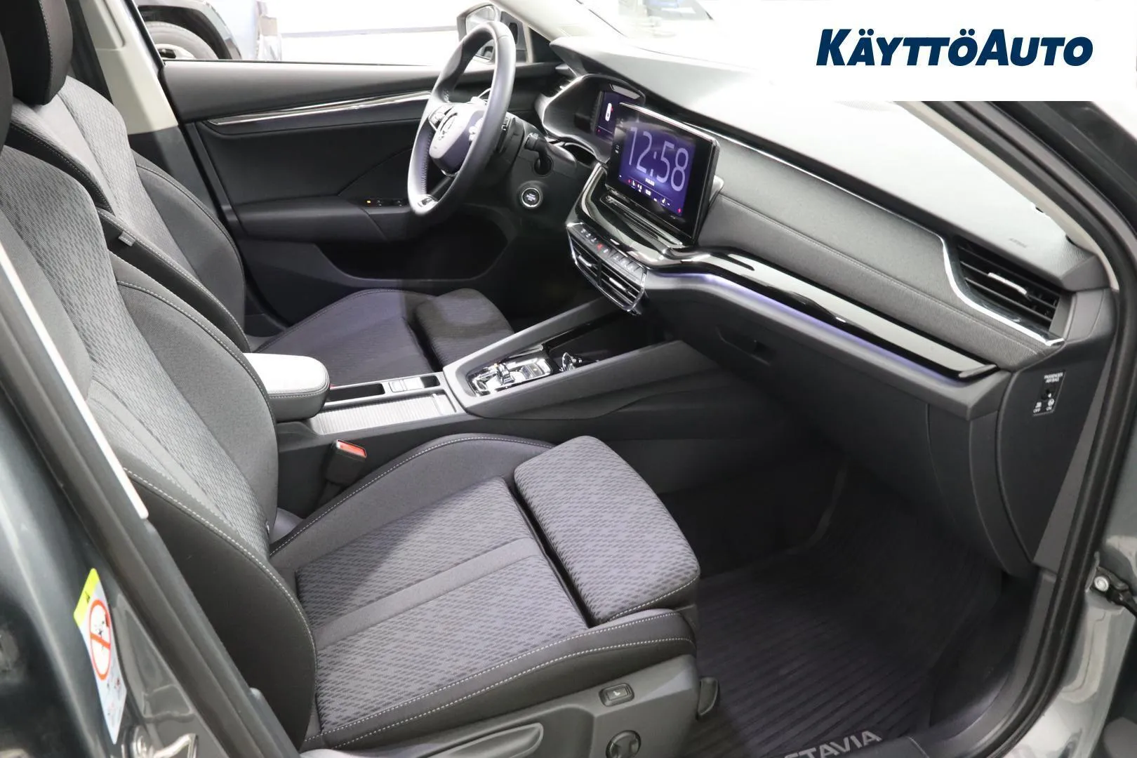 Skoda Octavia LSK-877 carousel image