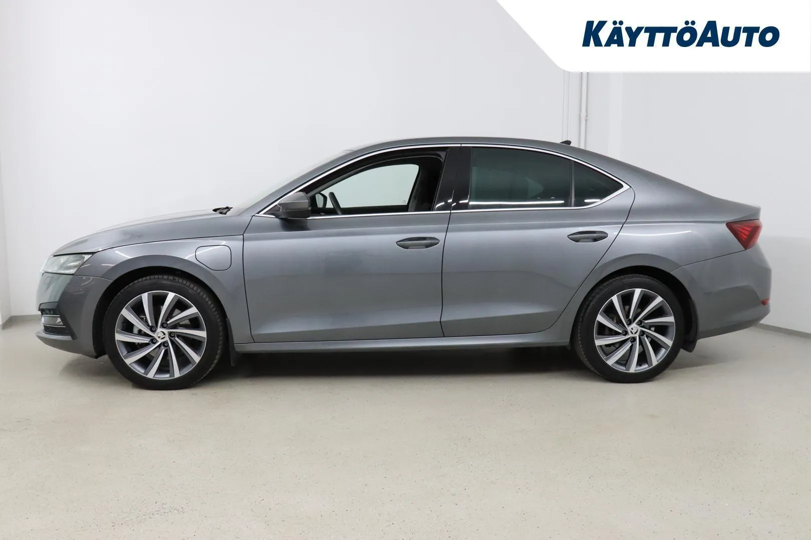 Skoda Octavia LSK-877 carousel image