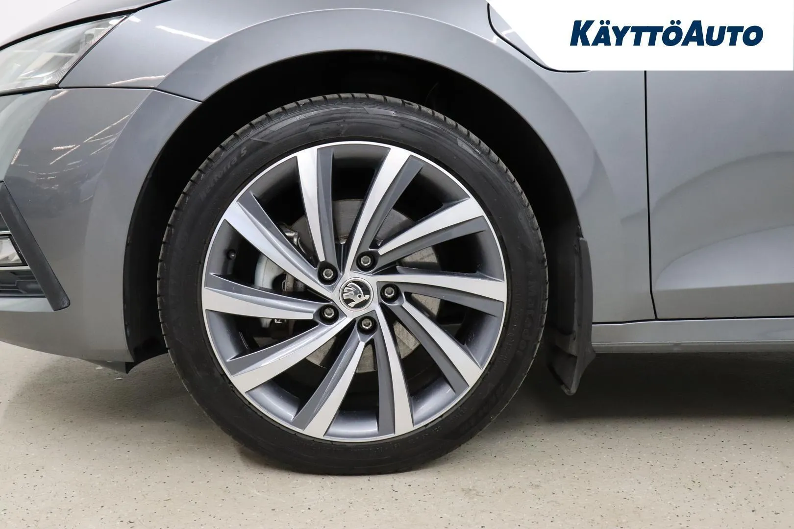 Skoda Octavia LSK-877 carousel image