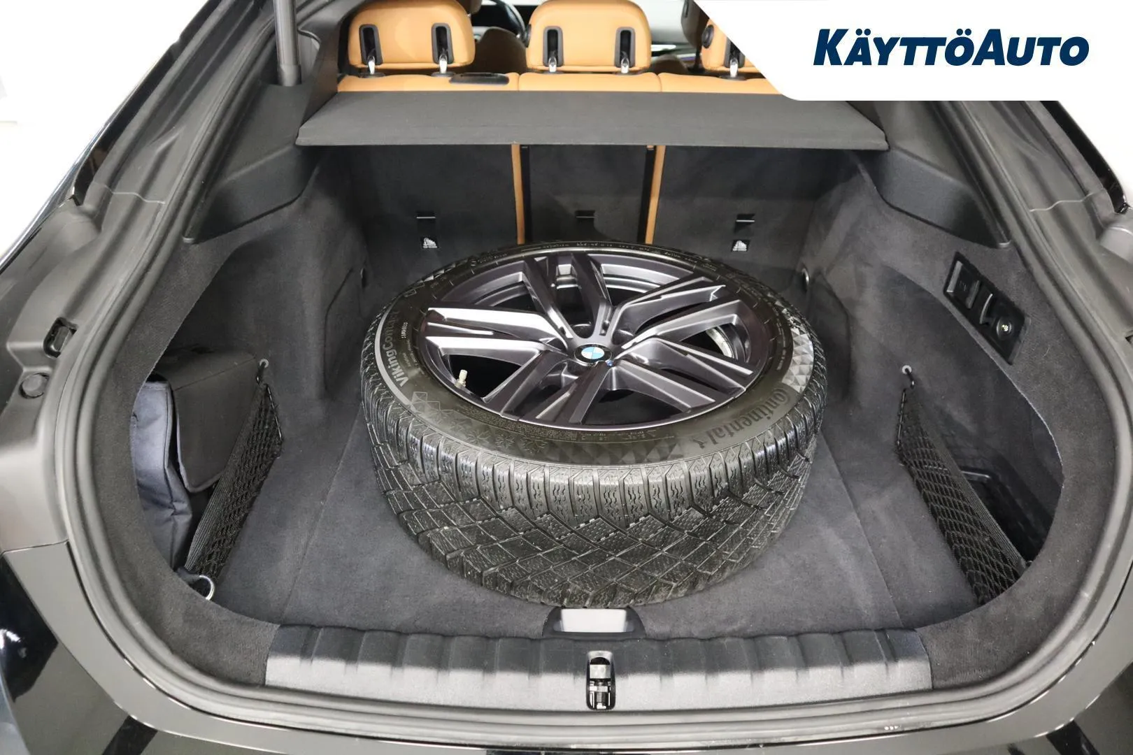 BMW i4 MON-816 carousel image