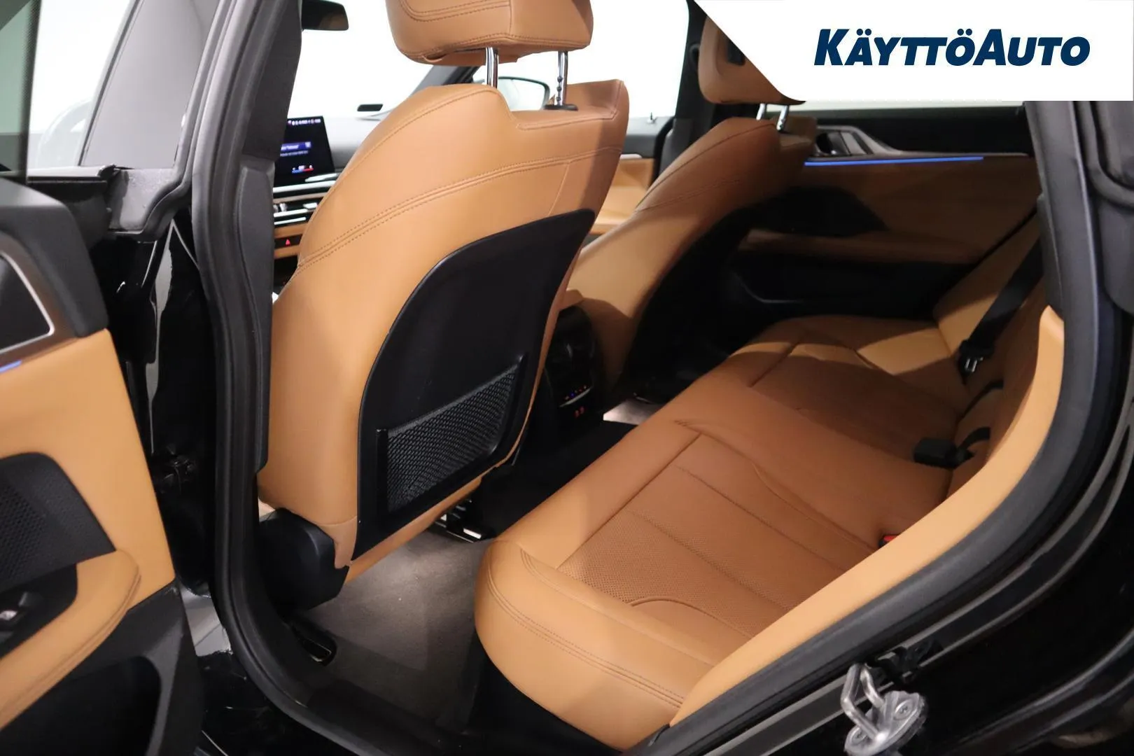 BMW i4 MON-816 carousel image