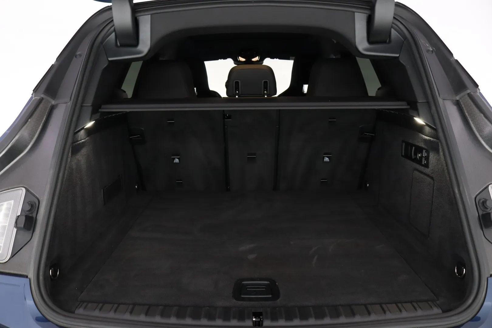 BMW iX FPB-670 carousel image