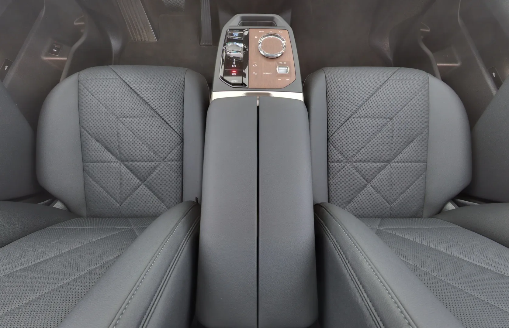 BMW iX FPB-670 carousel image