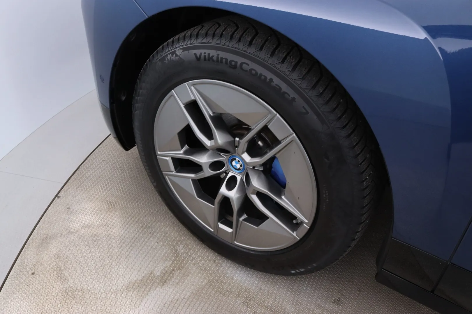 BMW iX FPB-670 carousel image