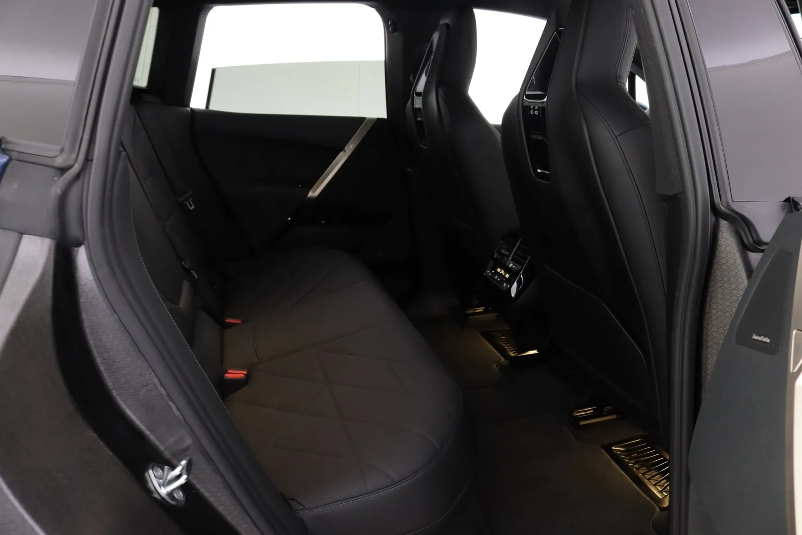 BMW iX FPB-670 carousel image