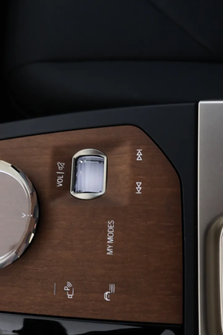 BMW iX FPB-670 carousel image