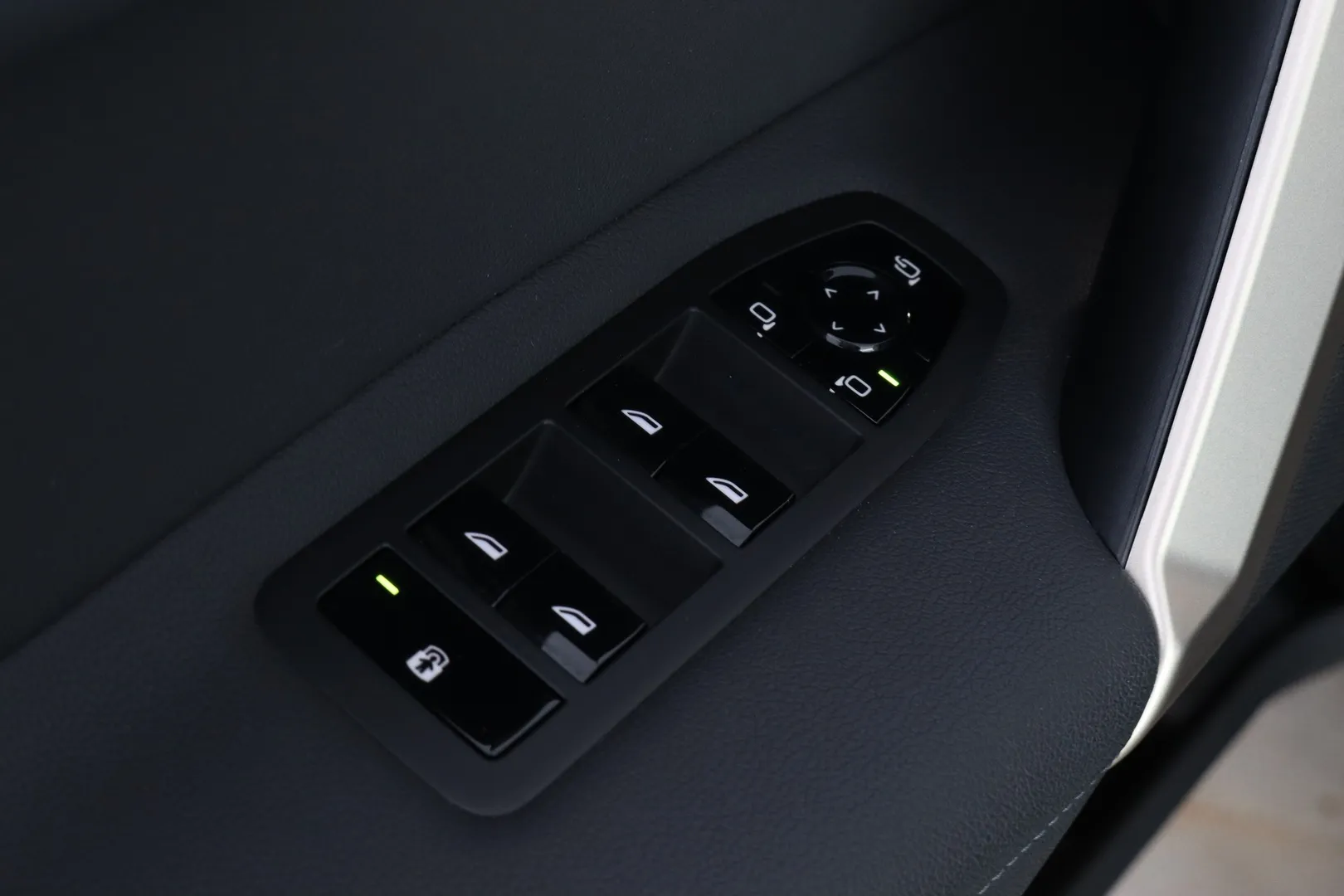 BMW iX FPB-670 carousel image