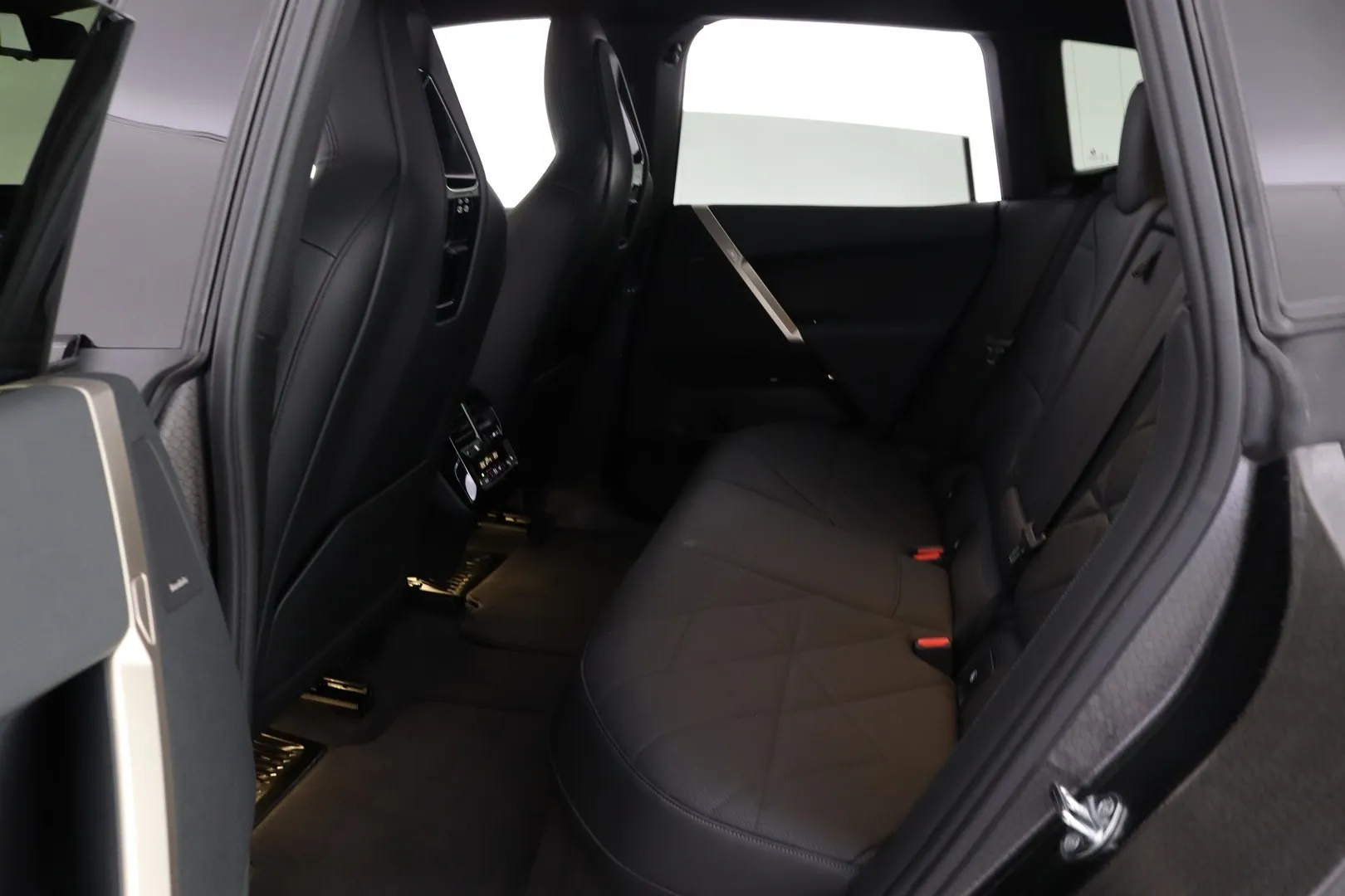 BMW iX FPB-670 carousel image