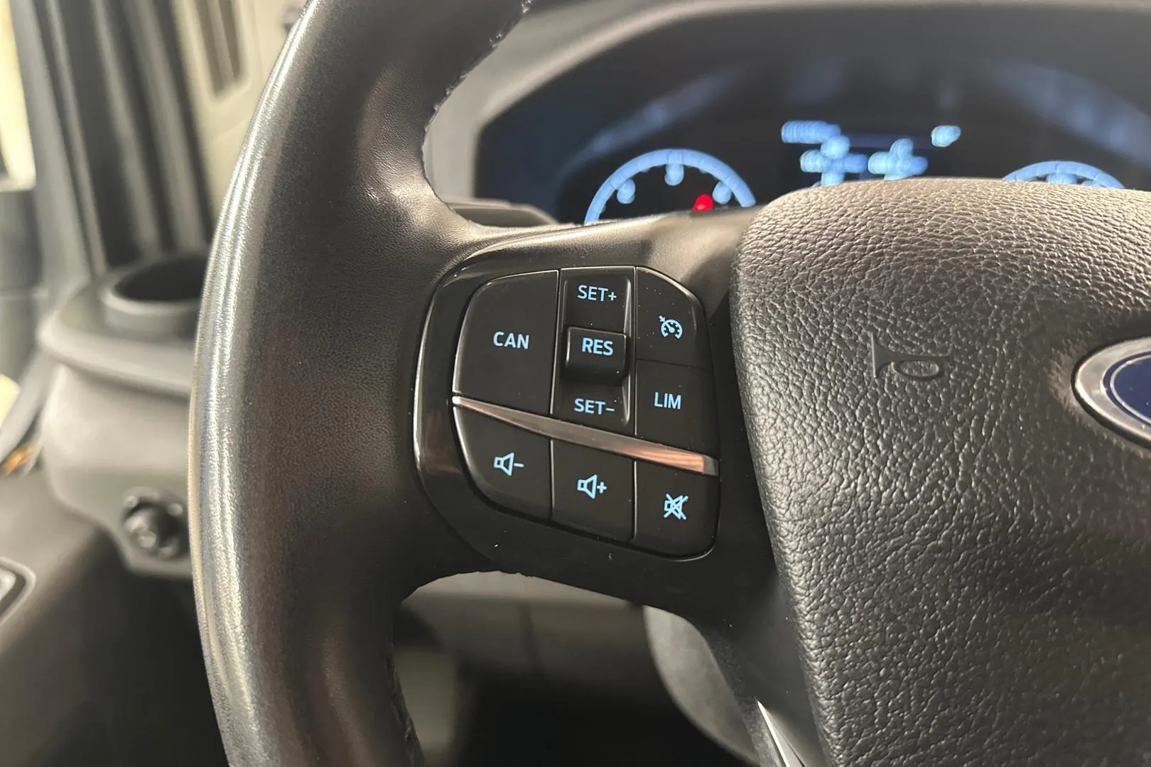 Ford Transit NNE-615 carousel image