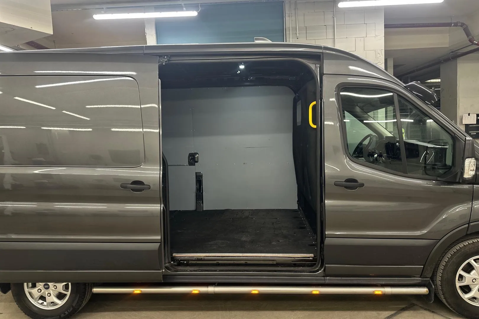 Ford Transit NNE-615 carousel image