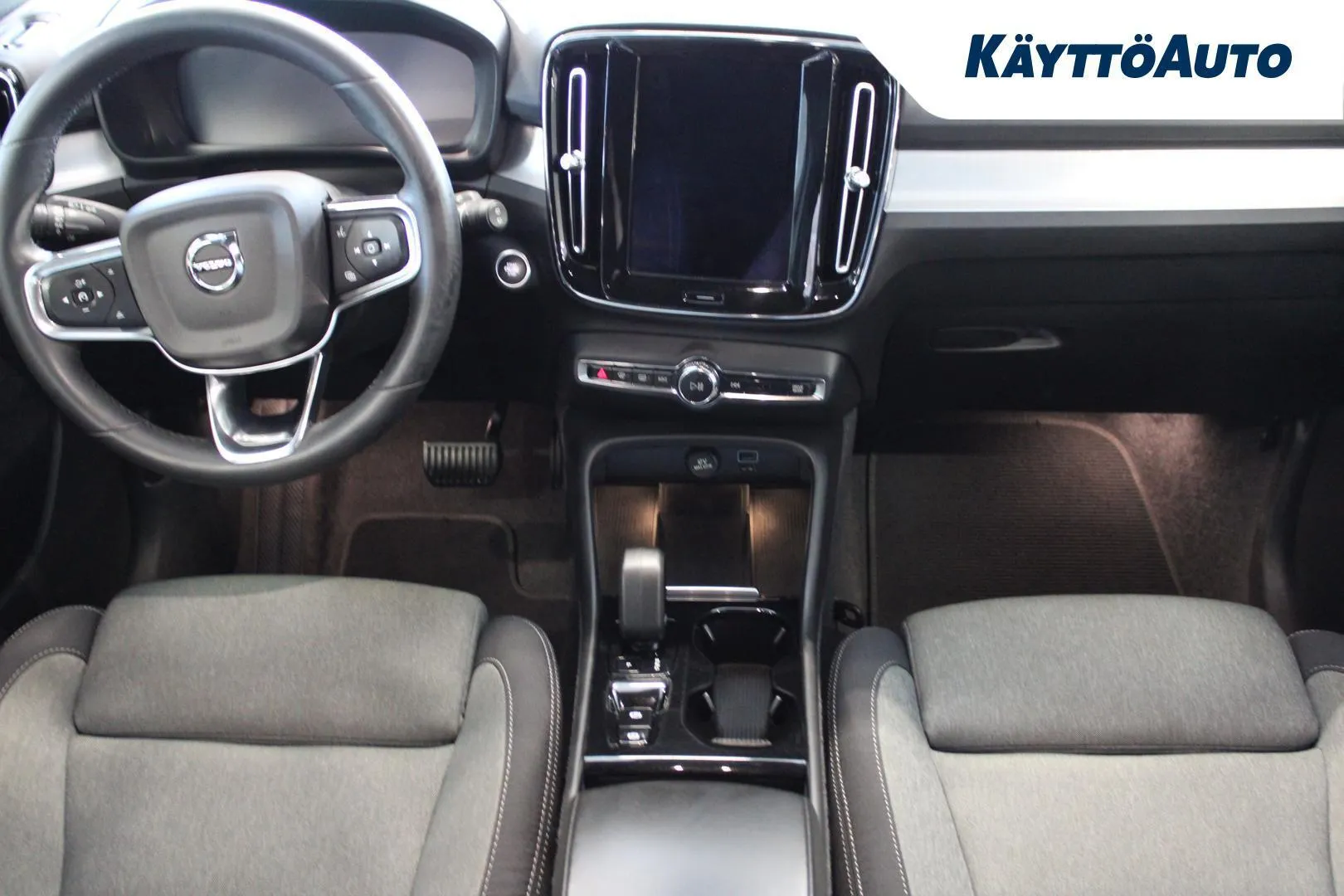 Volvo XC40 EUV-580 carousel image