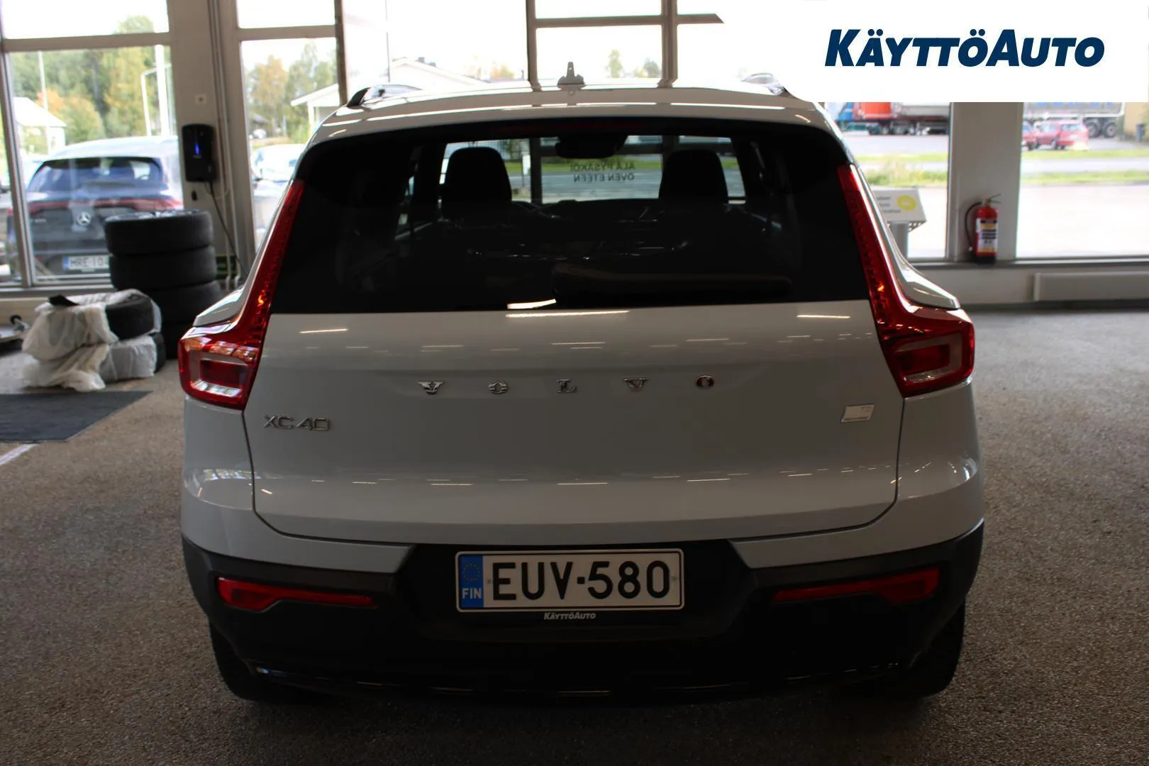 Volvo XC40 EUV-580 carousel image