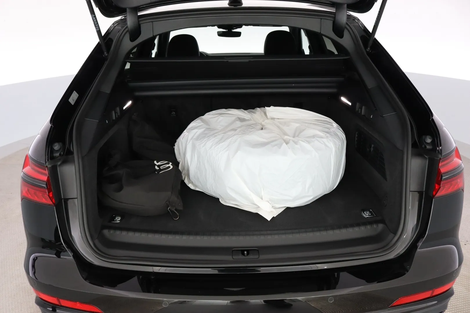 Audi A6 FRM-237 carousel image