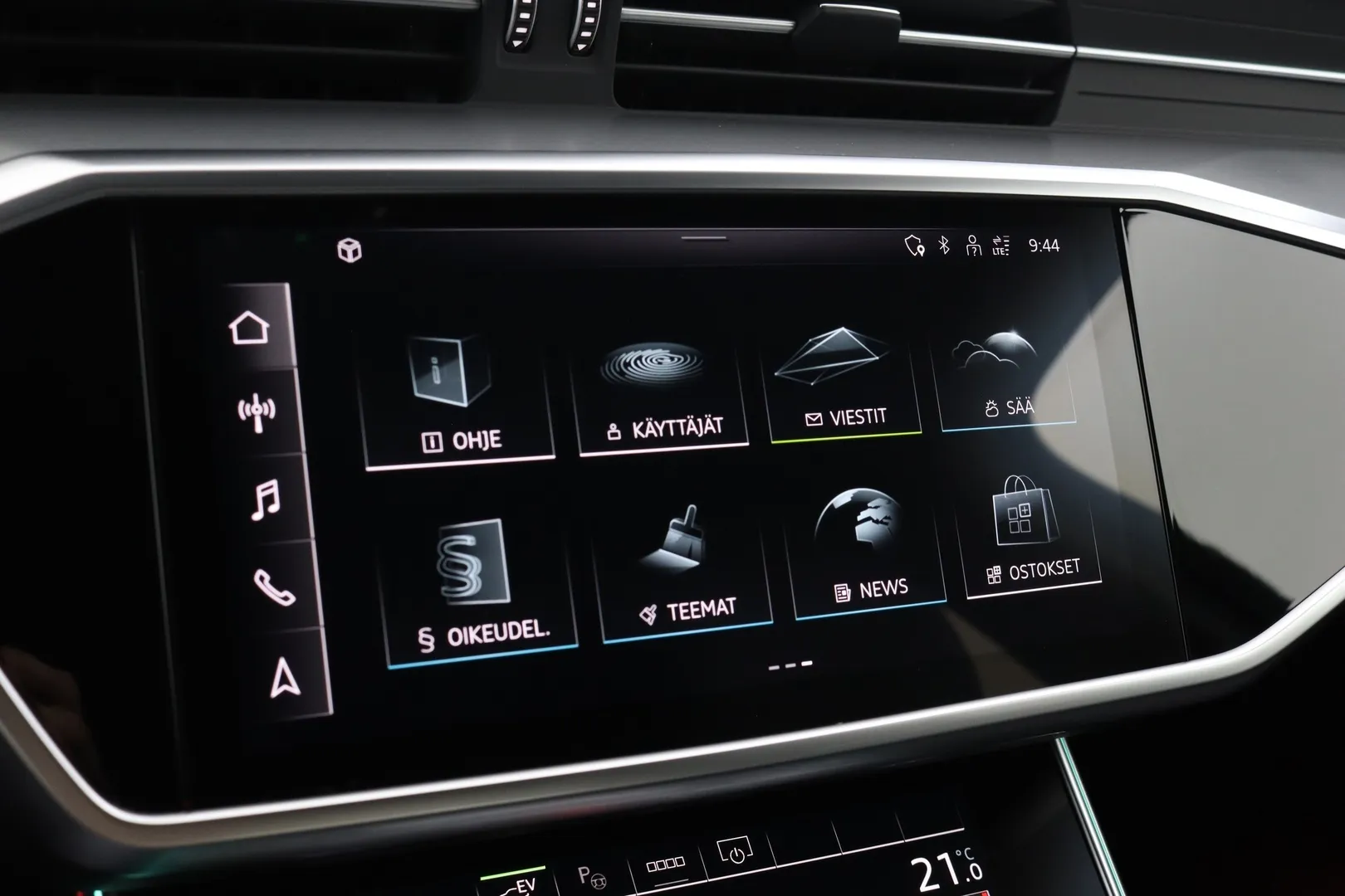 Audi A6 FRM-237 carousel image