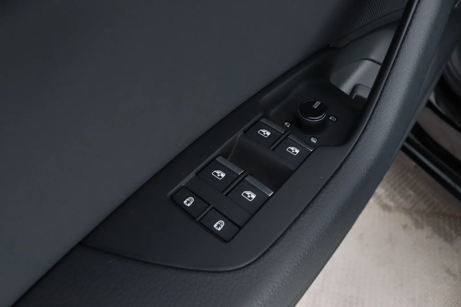 Audi A6 FRM-237 carousel image