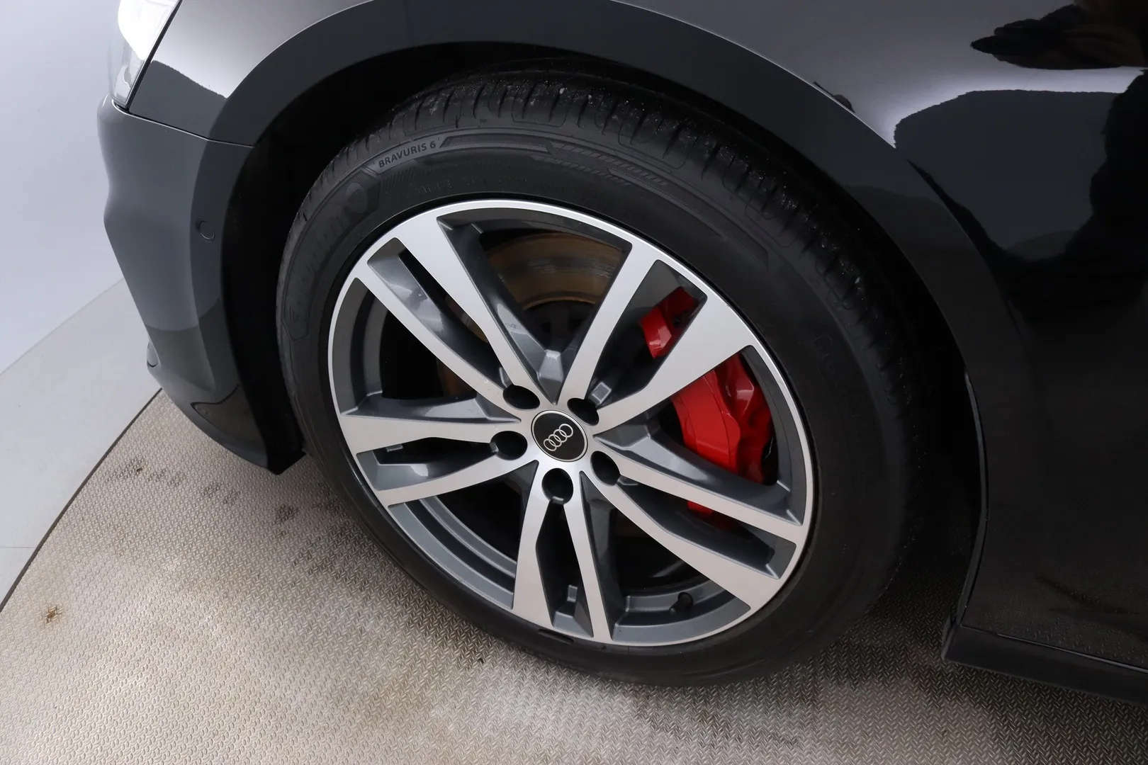 Audi A6 FRM-237 carousel image