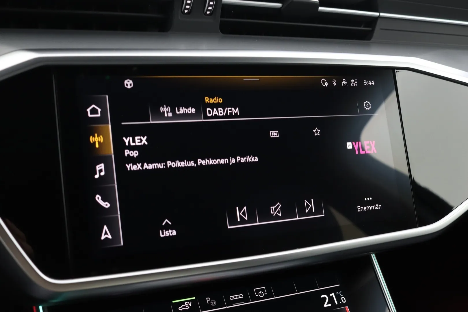 Audi A6 FRM-237 carousel image
