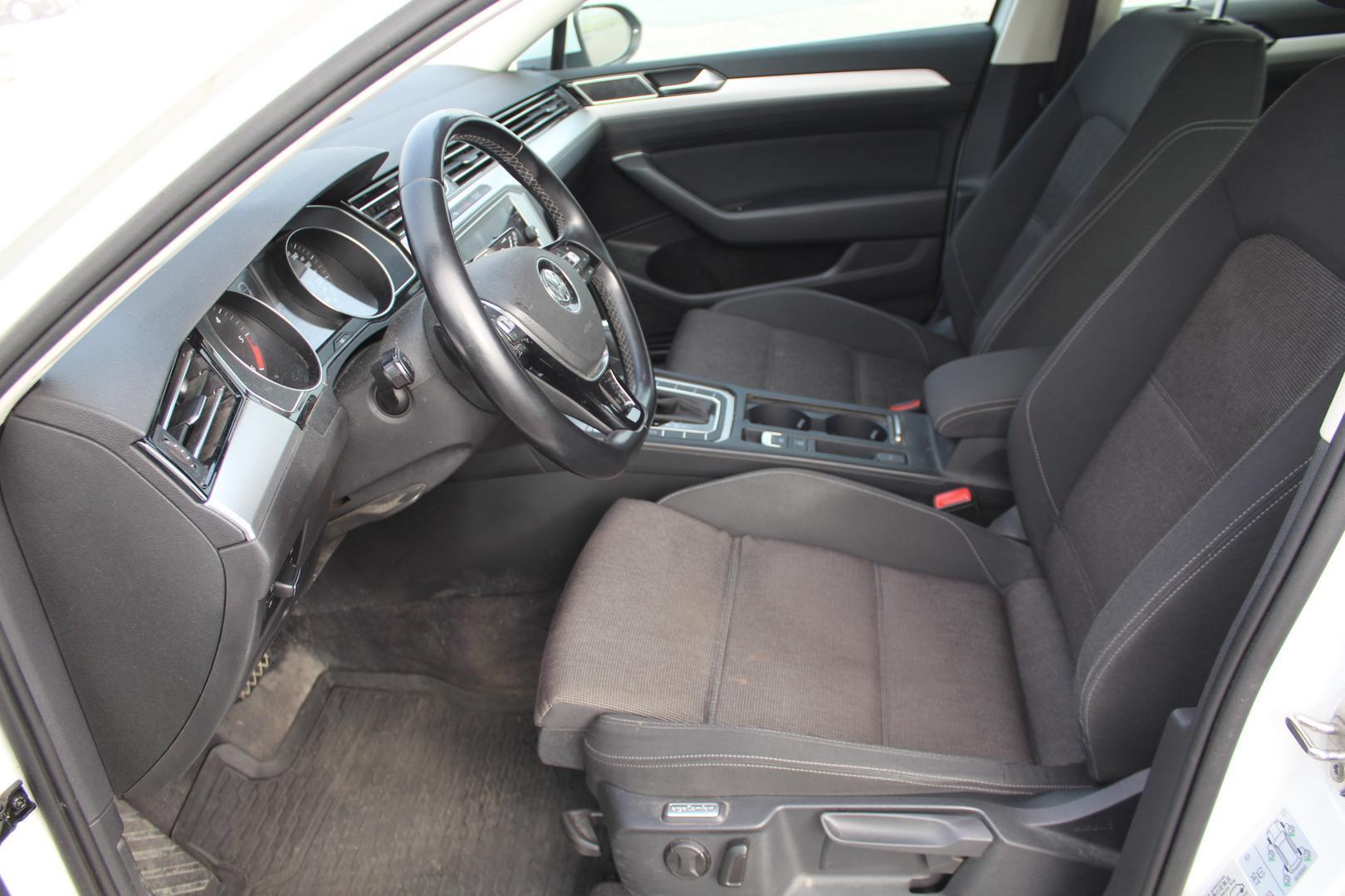 Volkswagen Passat 2019, bild 6/12