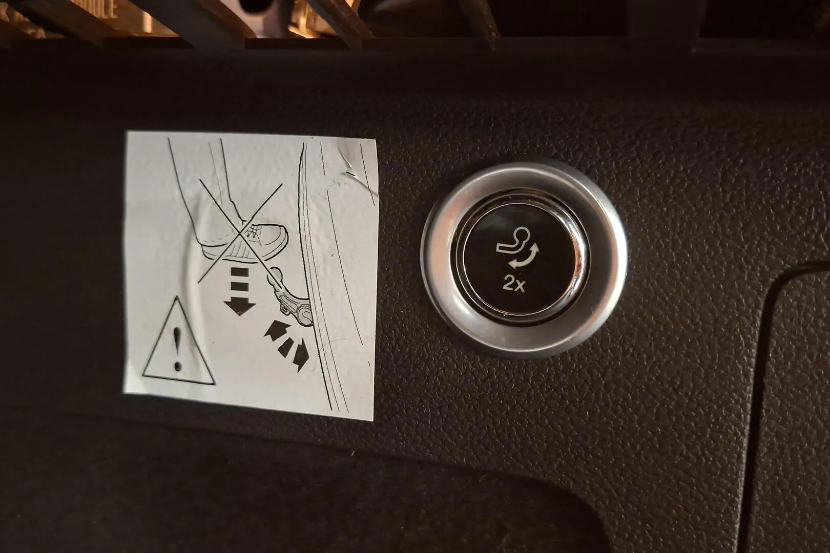 Ford Kuga INV-863 carousel image