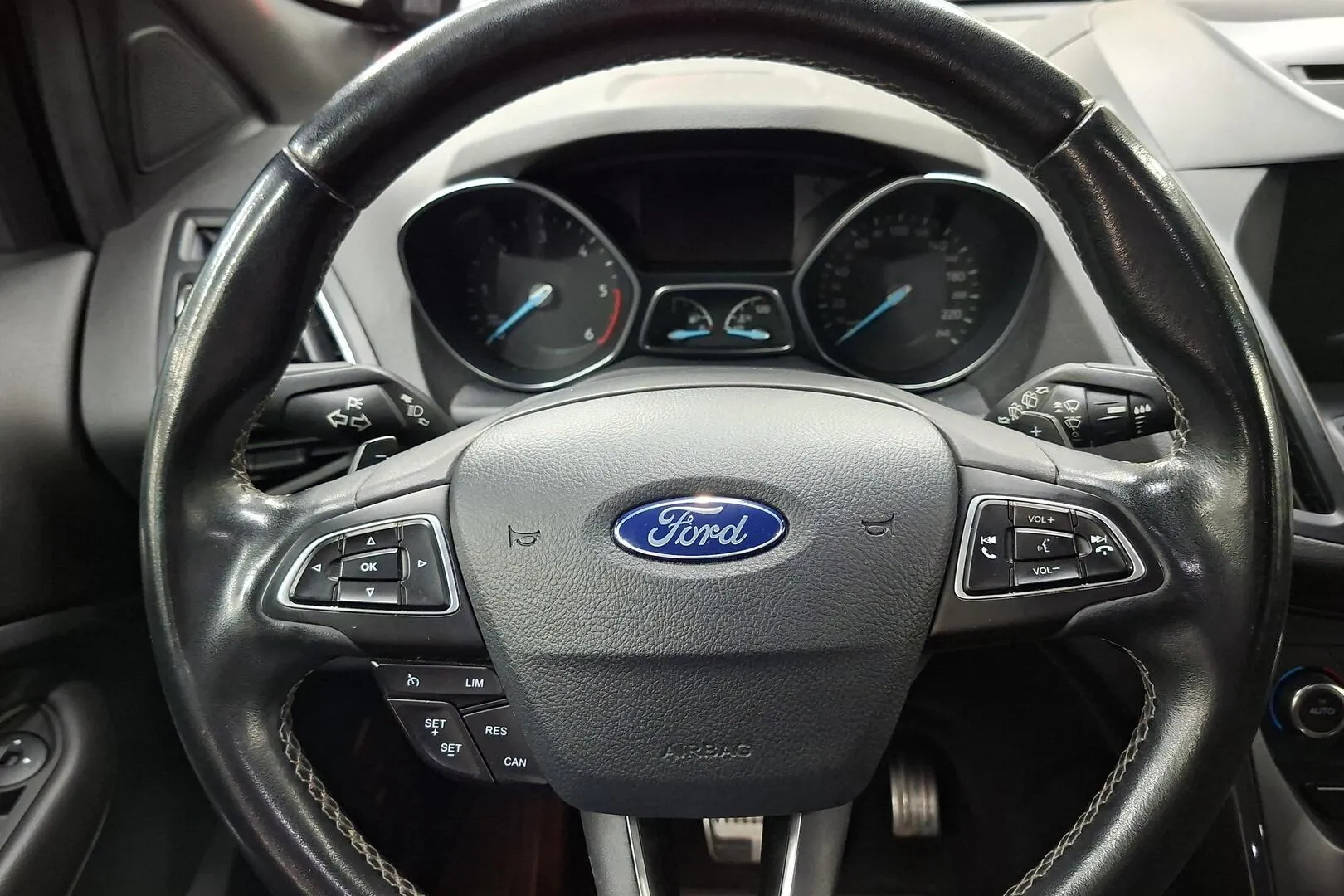 Ford Kuga INV-863 carousel image