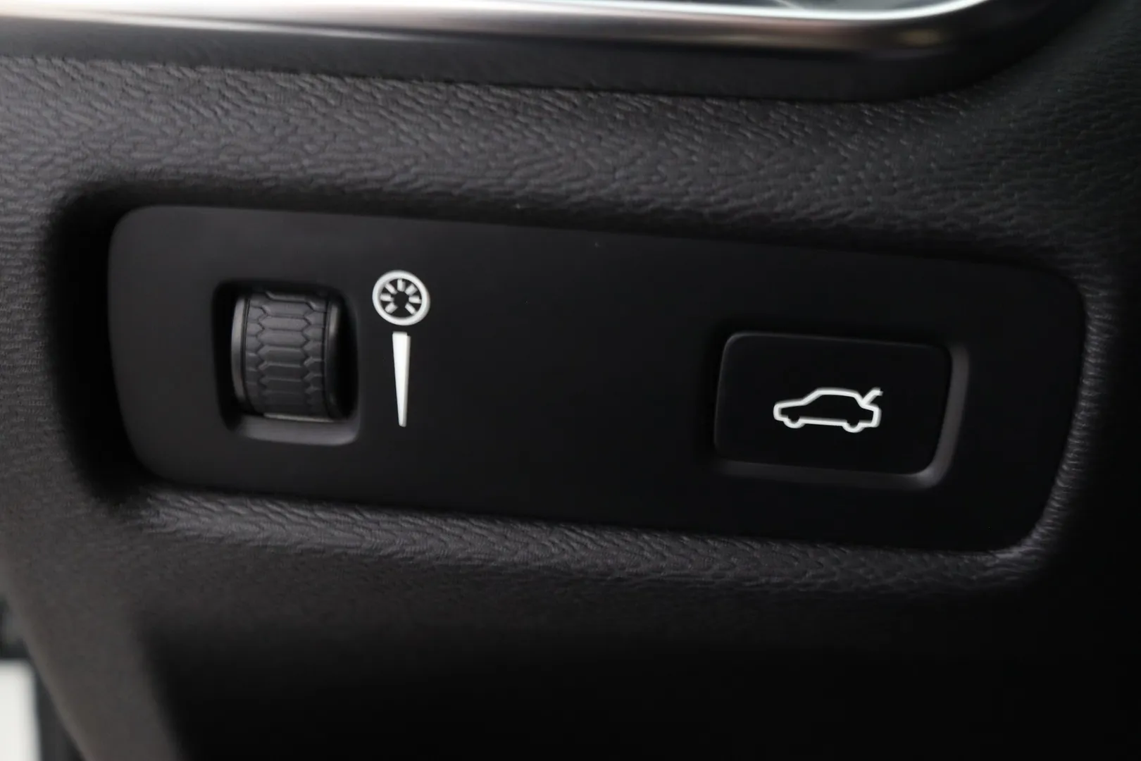 Volvo V60 OXU-881 carousel image