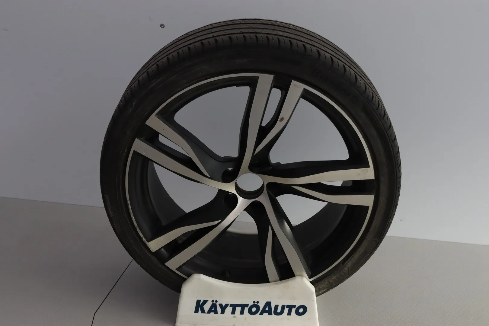 Volvo V60 OXU-881 carousel image