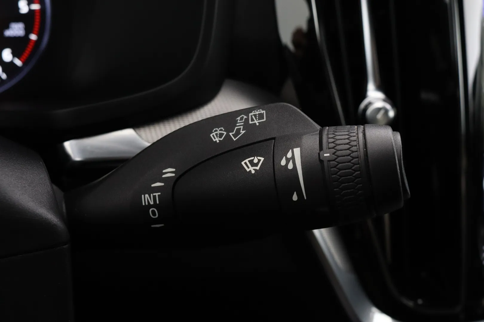 Volvo V60 OXU-881 carousel image