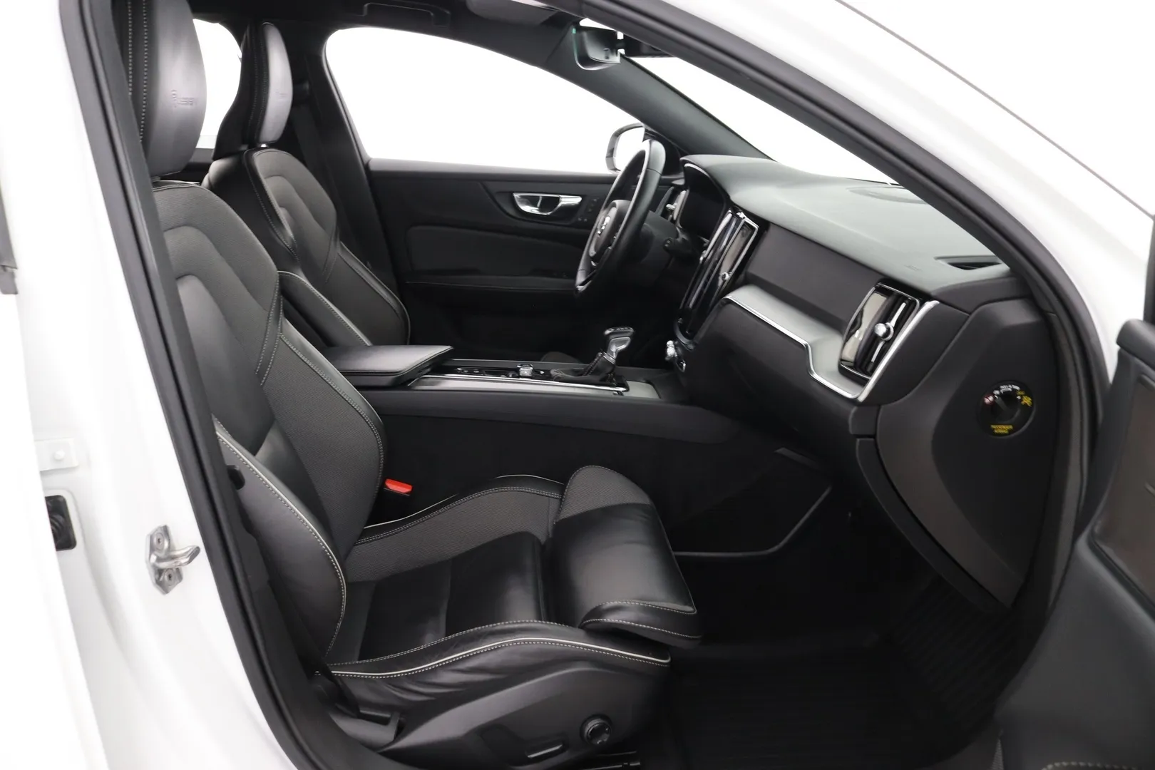 Volvo V60 OXU-881 carousel image