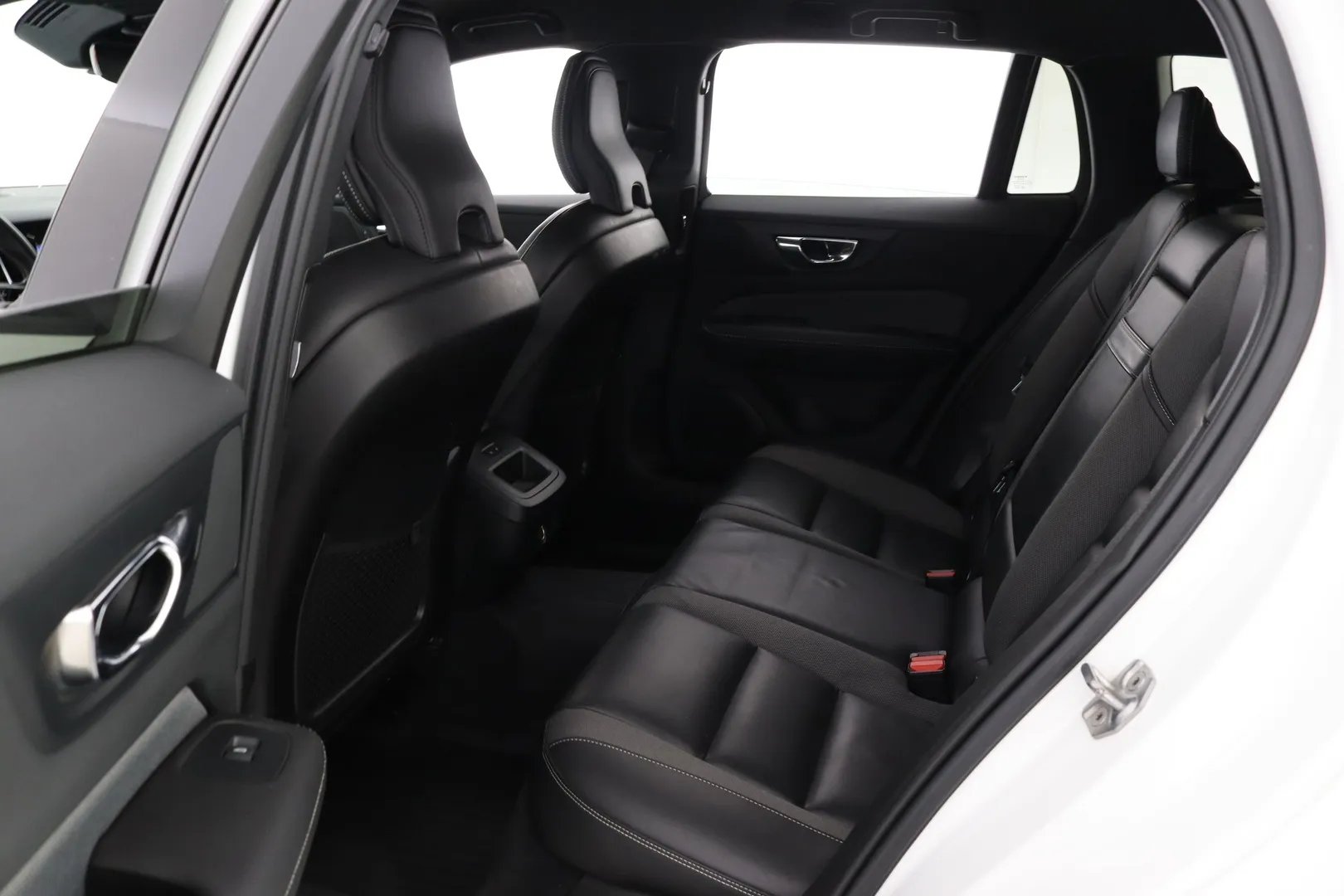 Volvo V60 OXU-881 carousel image