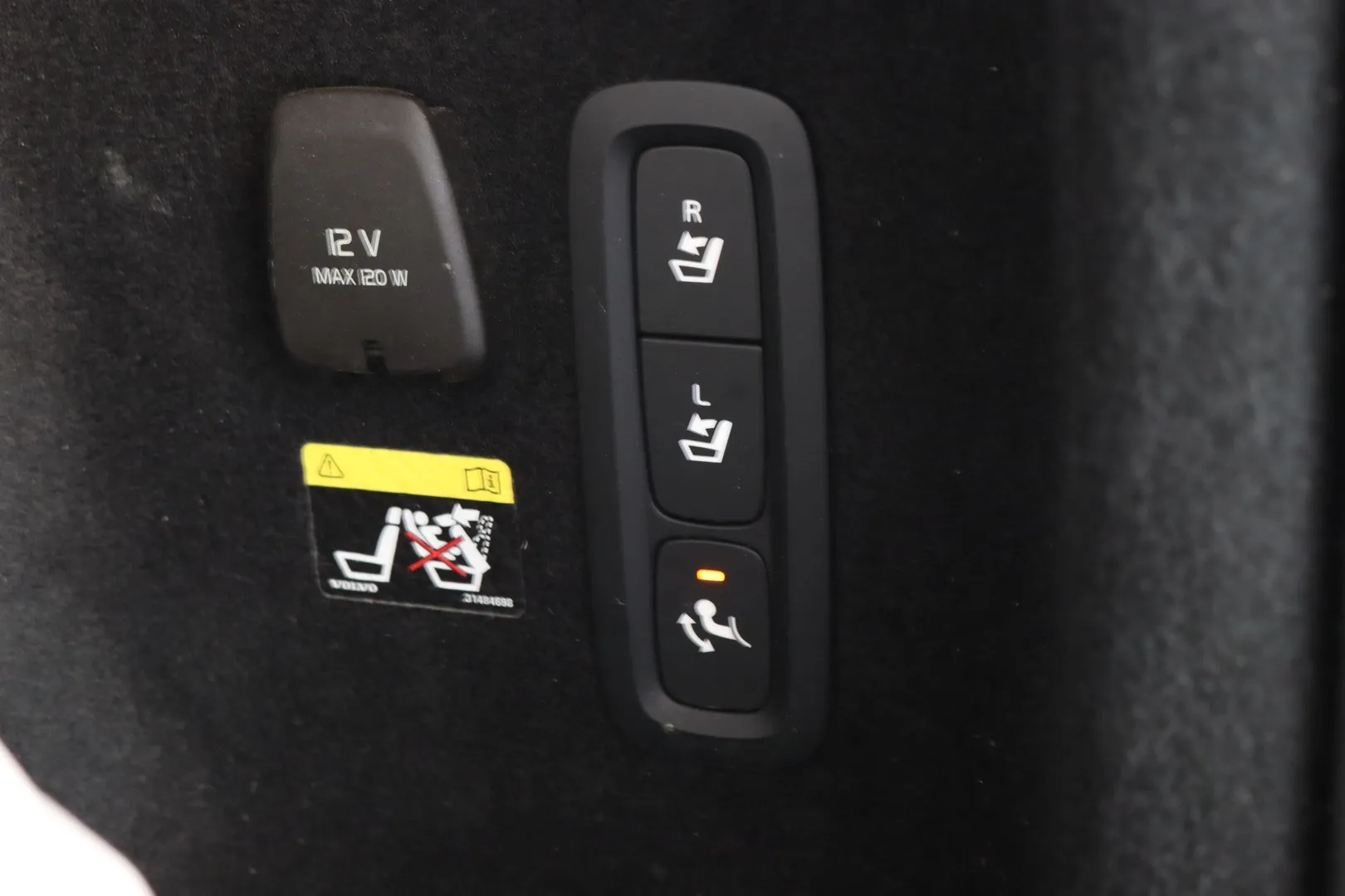 Volvo V60 OXU-881 carousel image