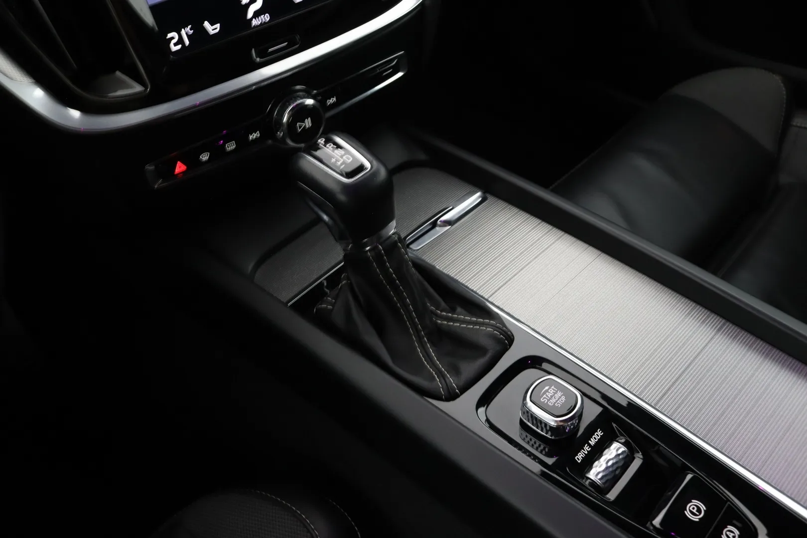 Volvo V60 OXU-881 carousel image