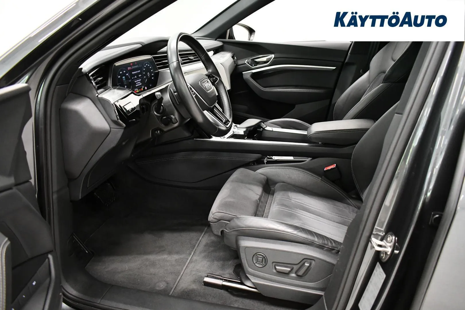 Audi Q8 e-tron CRH-905 carousel image