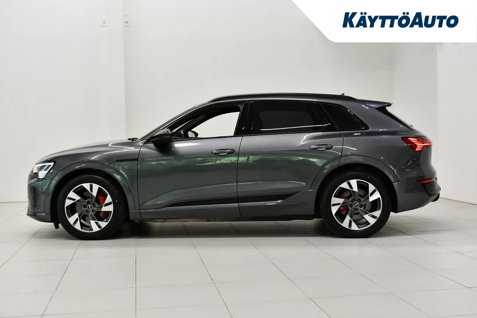 Audi Q8 e-tron CRH-905 carousel image