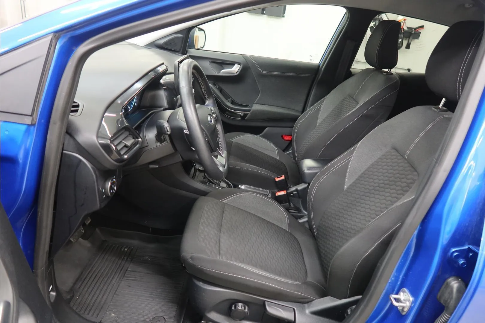 Ford Puma ZOR-827 carousel image