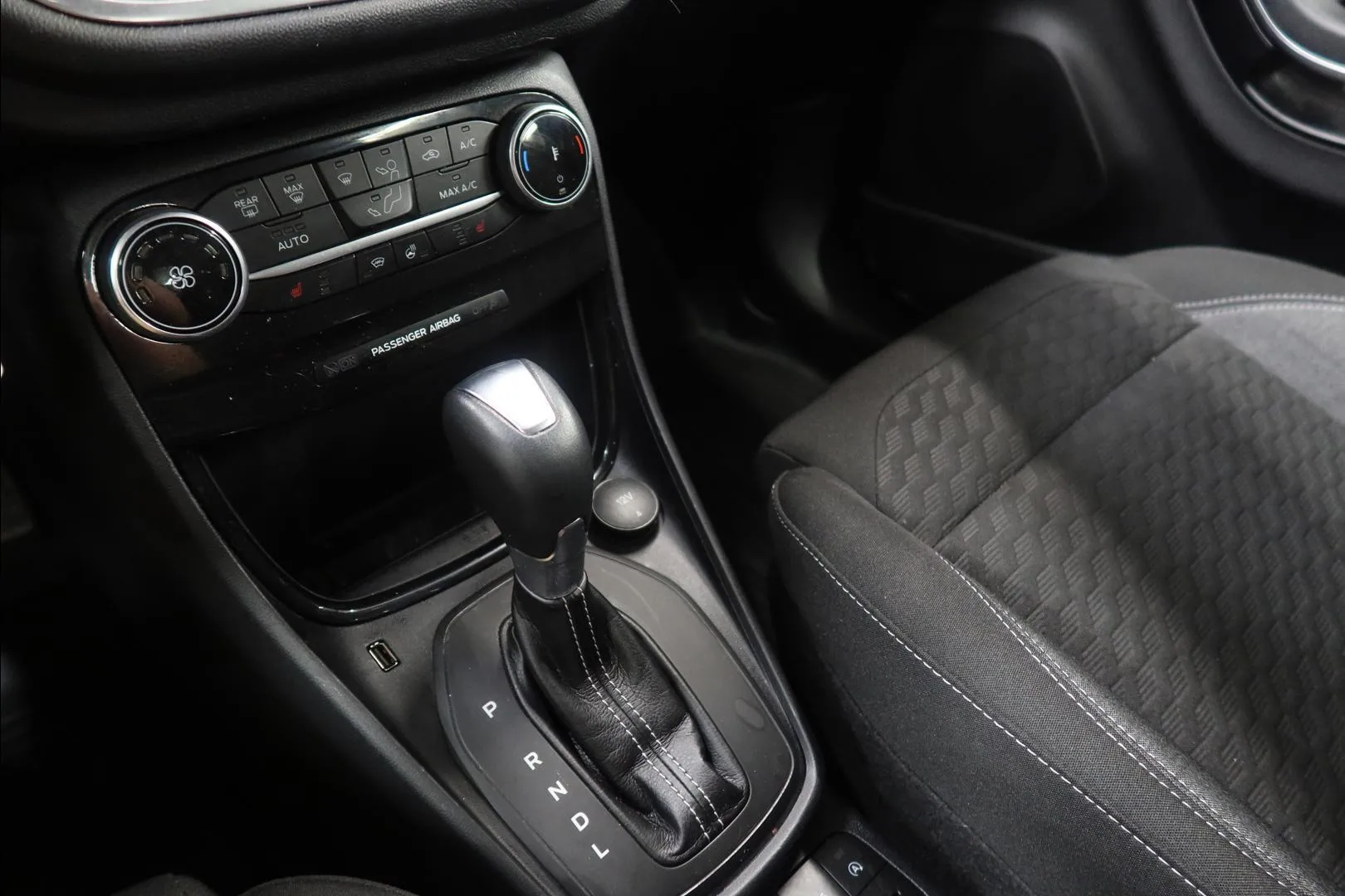 Ford Puma ZOR-827 carousel image