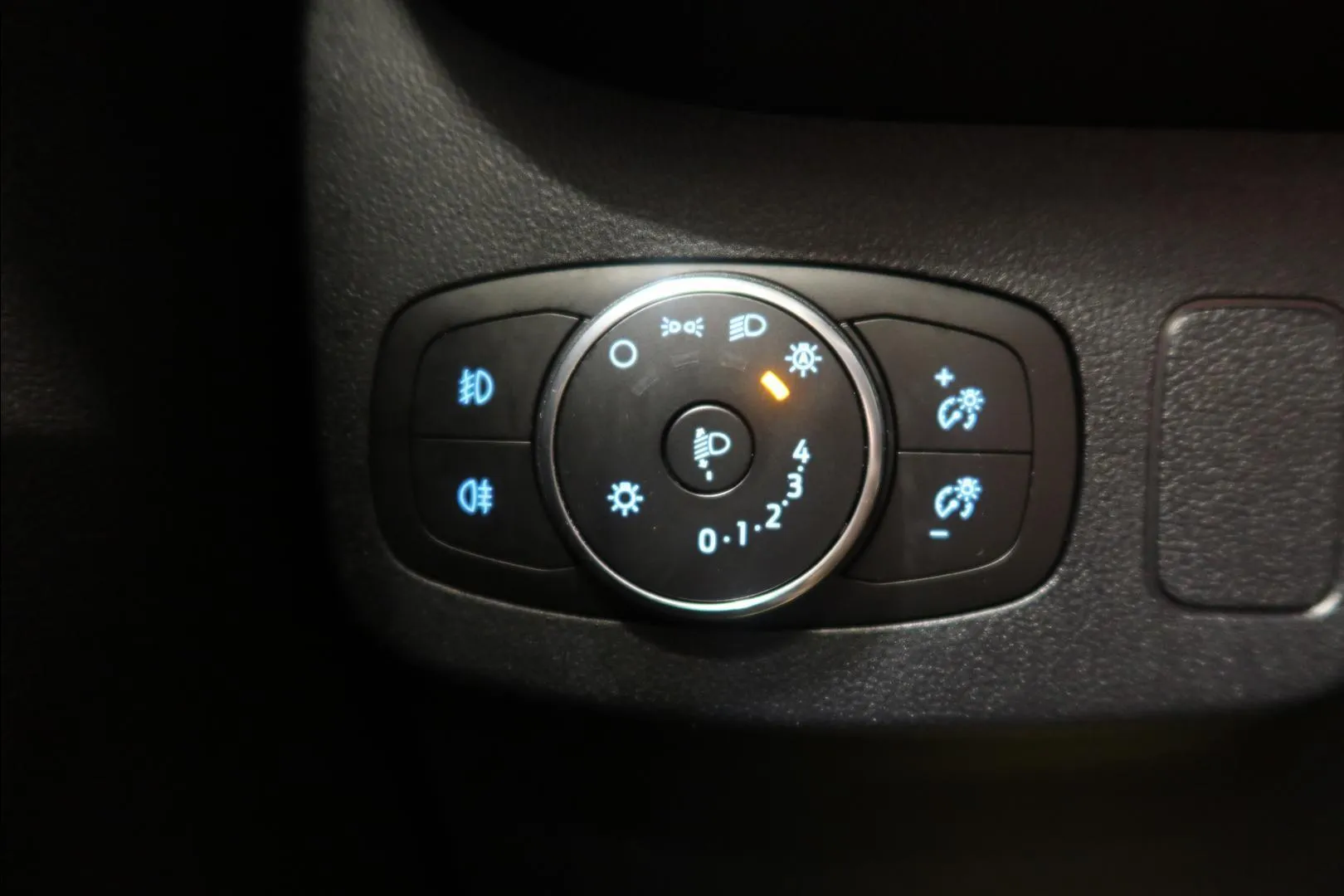 Ford Puma ZOR-827 carousel image