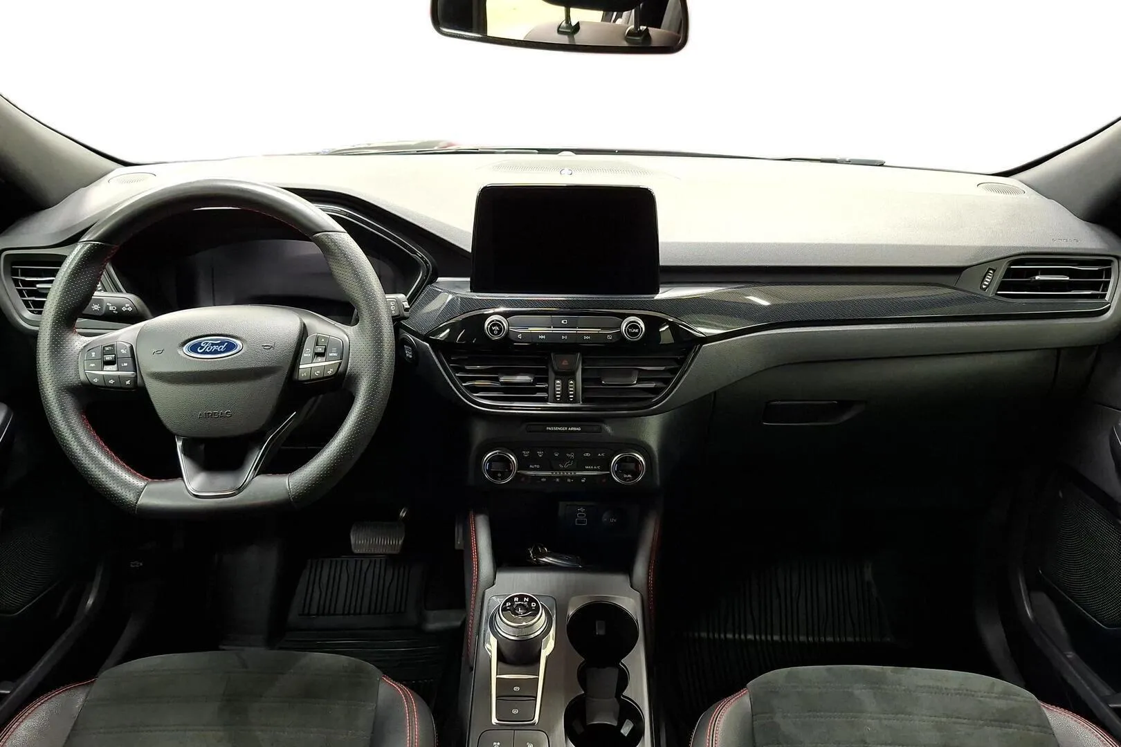 Ford Kuga KUV-605 carousel image