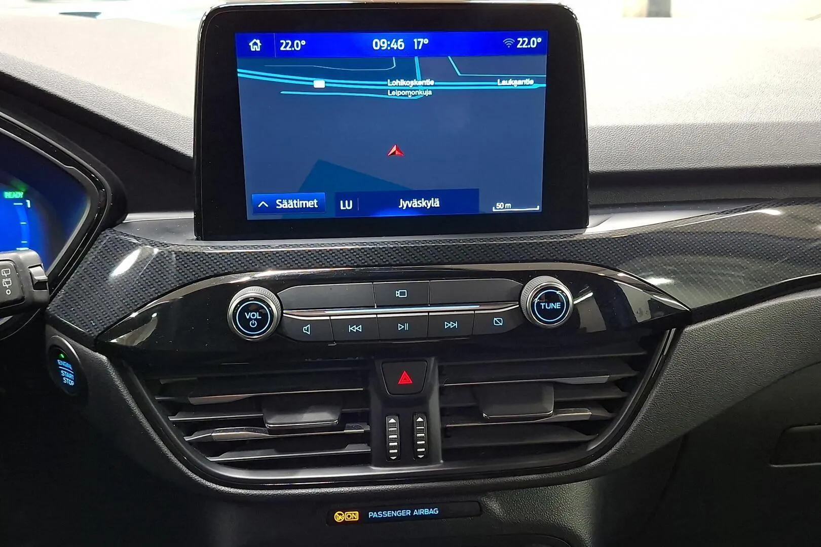 Ford Kuga KUV-605 carousel image