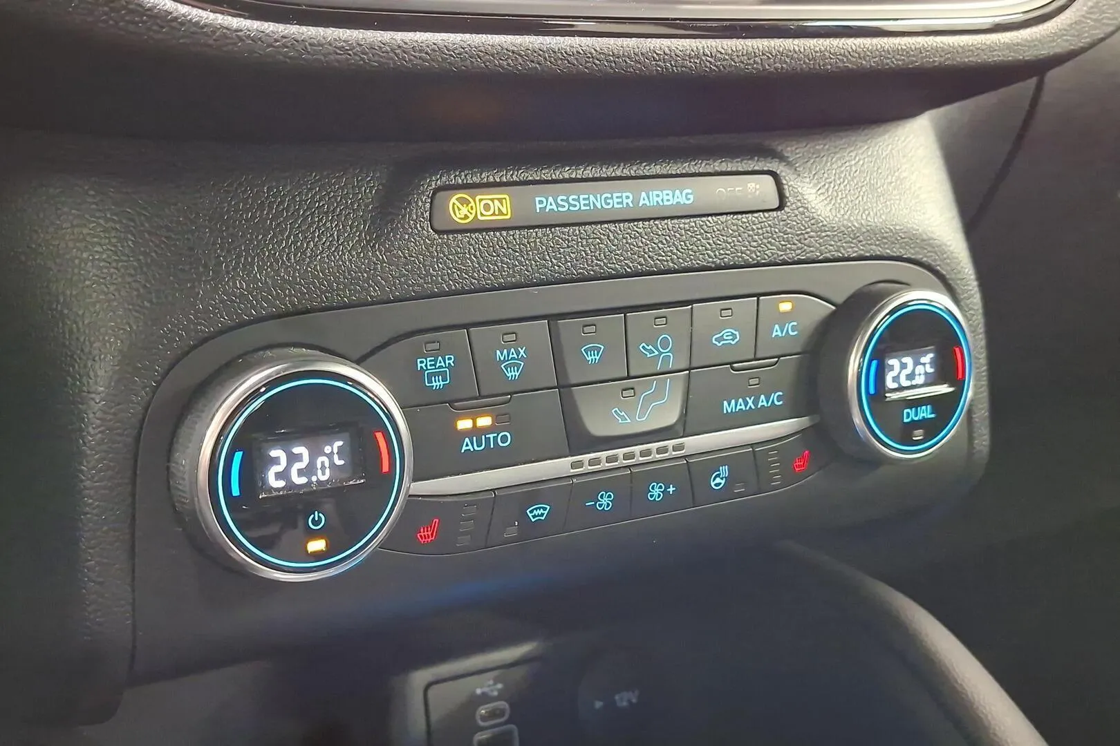 Ford Kuga KUV-605 carousel image