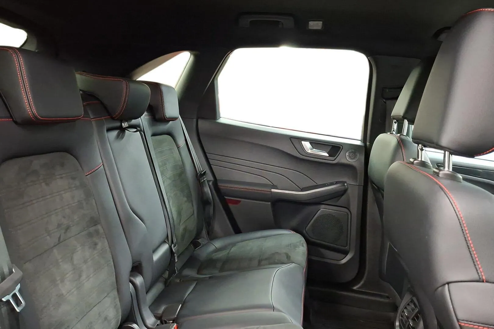 Ford Kuga KUV-605 carousel image
