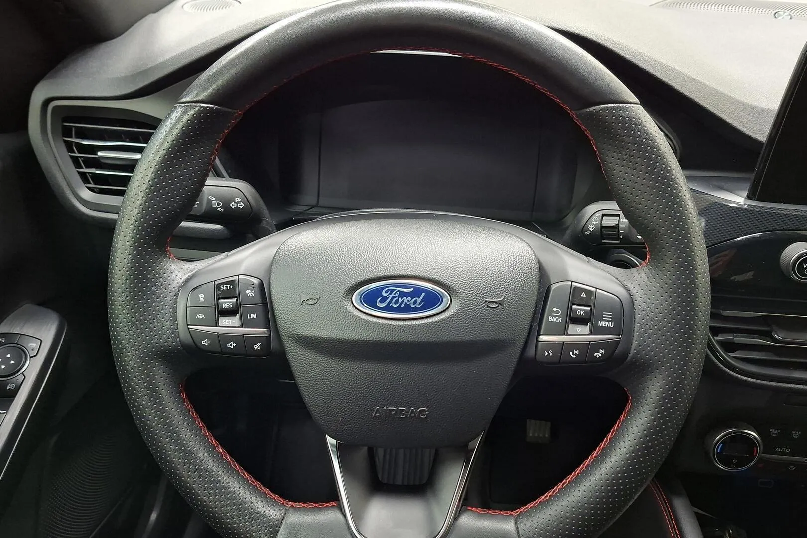 Ford Kuga KUV-605 carousel image