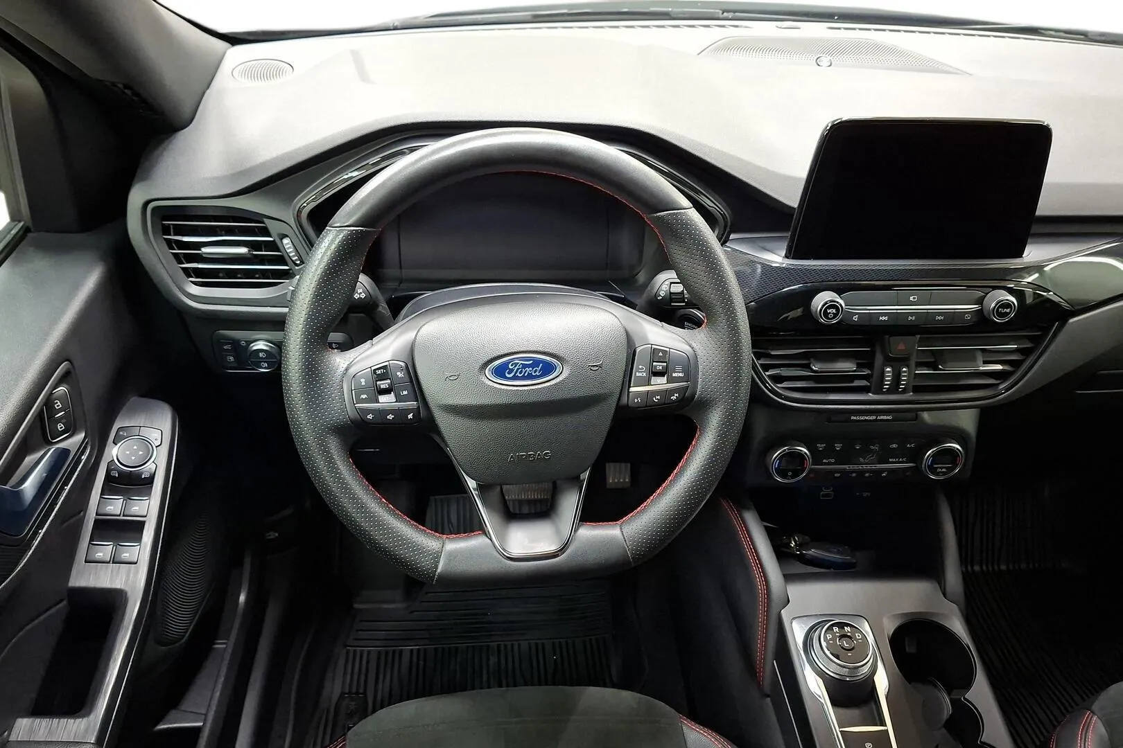 Ford Kuga KUV-605 carousel image