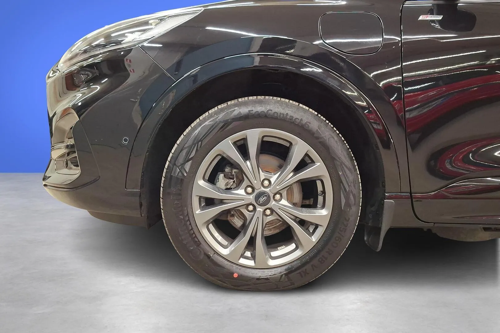 Ford Kuga KUV-605 carousel image