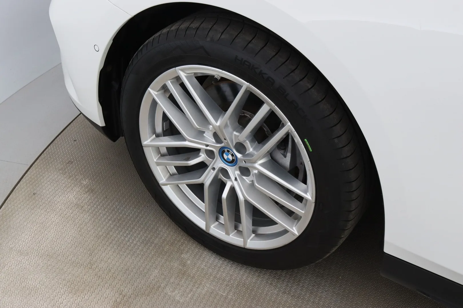 BMW i5 MPK-626 carousel image