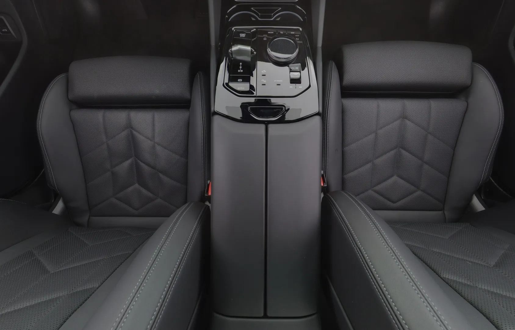 BMW i5 MPK-626 carousel image