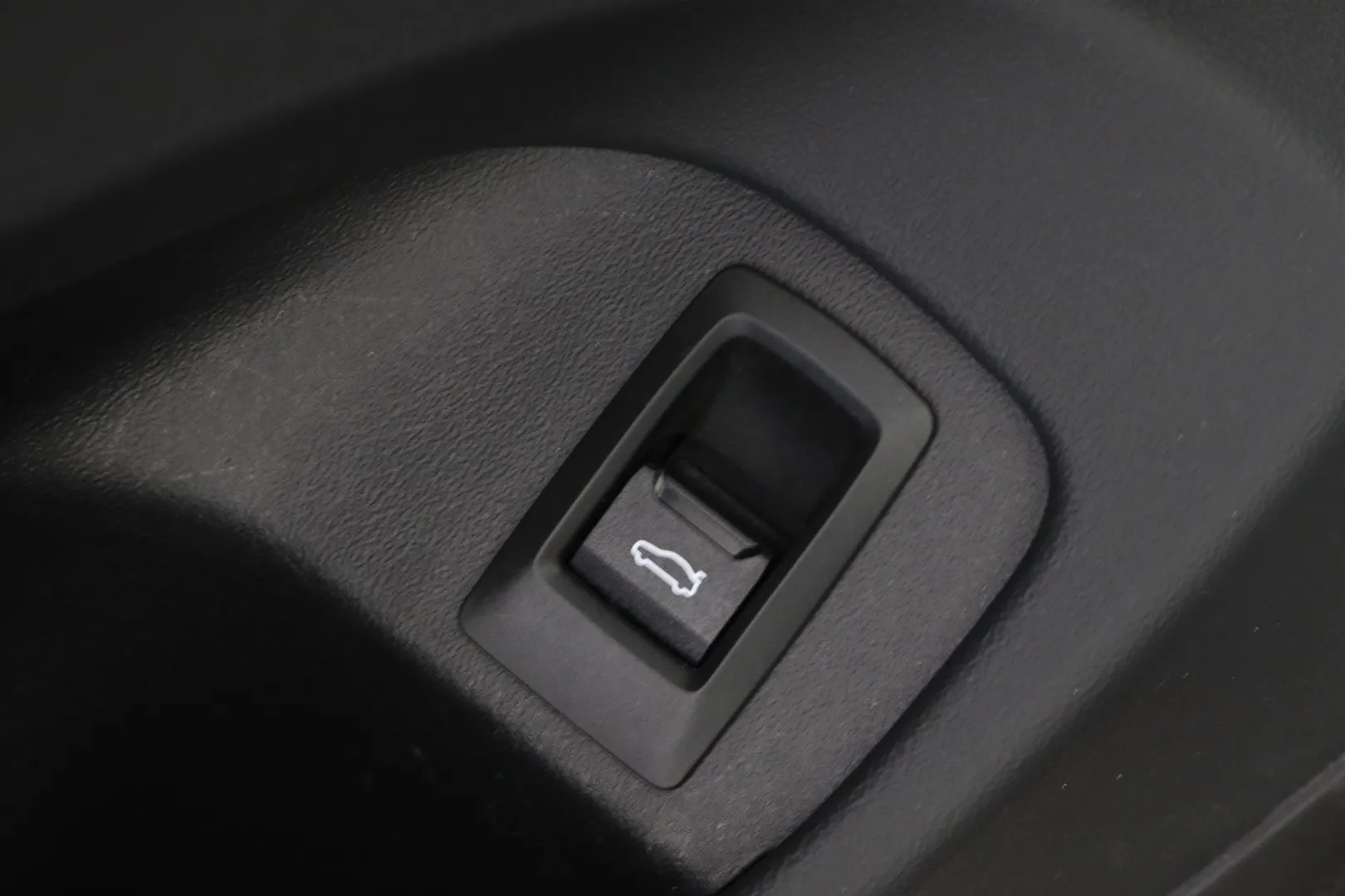 BMW i5 MPK-626 carousel image