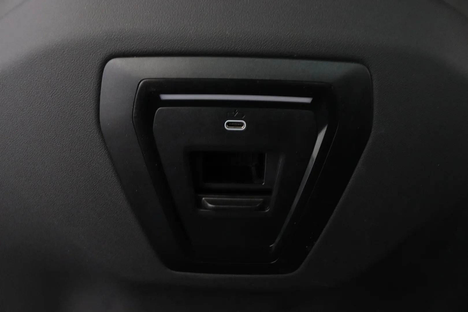 BMW i5 MPK-626 carousel image