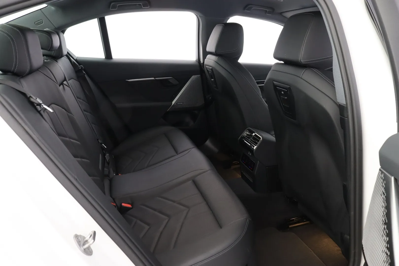 BMW i5 MPK-626 carousel image