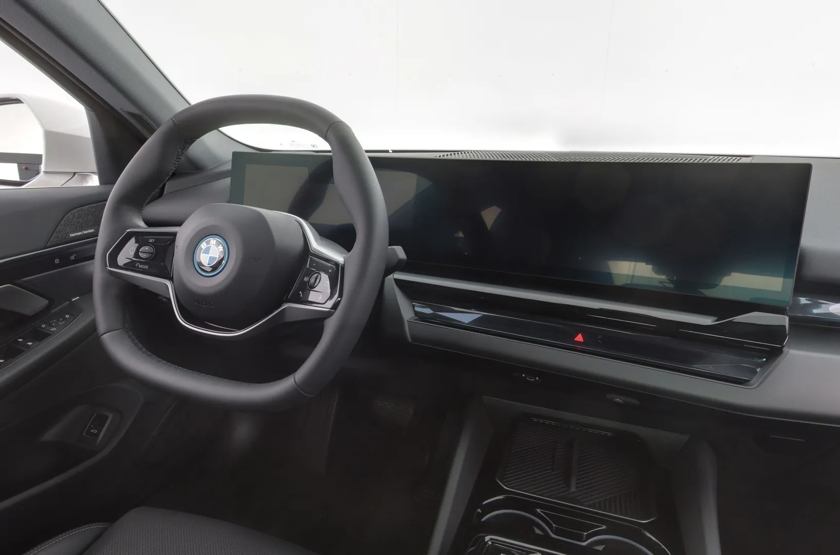 BMW i5 MPK-626 carousel image