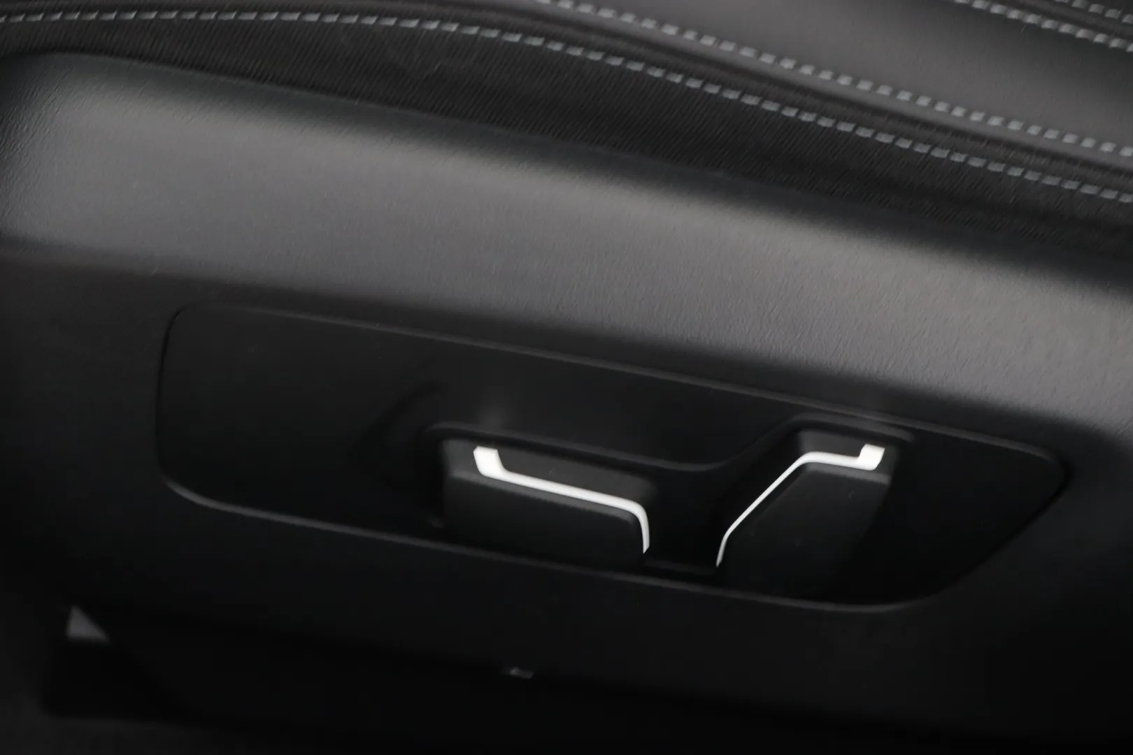 BMW i5 MPK-626 carousel image